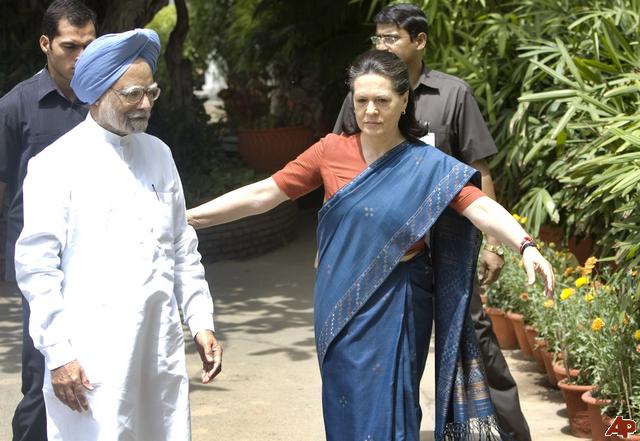 Sonia Gandhi and Manmohan Singh tied themselves in so many knots! –  